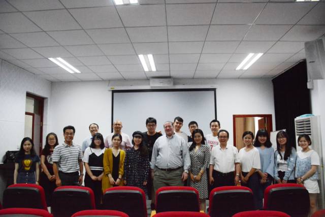 美国福德汉姆大学终身教授兰斯·斯特拉特赴华师大yl23411永利集团做讲座